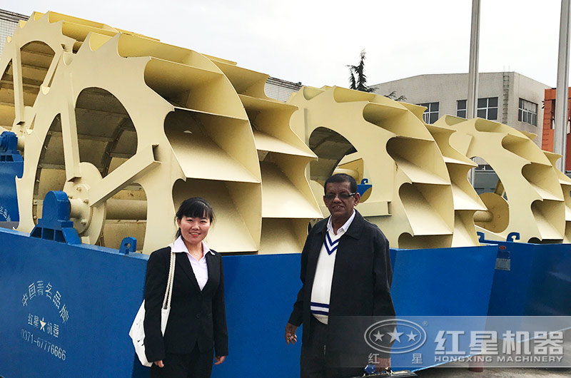 客戶來(lái)廠考察洗砂機(jī)設(shè)備 客戶來(lái)廠考察洗砂機(jī)設(shè)備