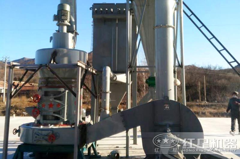 雷蒙磨粉機現(xiàn)場 雷蒙磨粉機現(xiàn)場