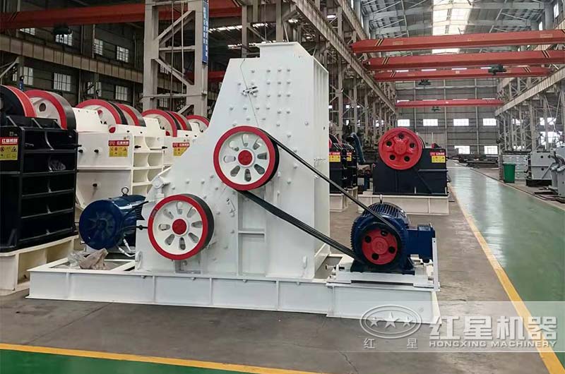 雙級破碎機(jī)車間實(shí)拍 雙級破碎機(jī)車間實(shí)拍