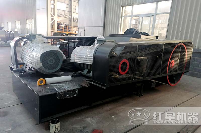 對輥破碎機(jī)設(shè)備實(shí)拍 對輥破碎機(jī)設(shè)備實(shí)拍