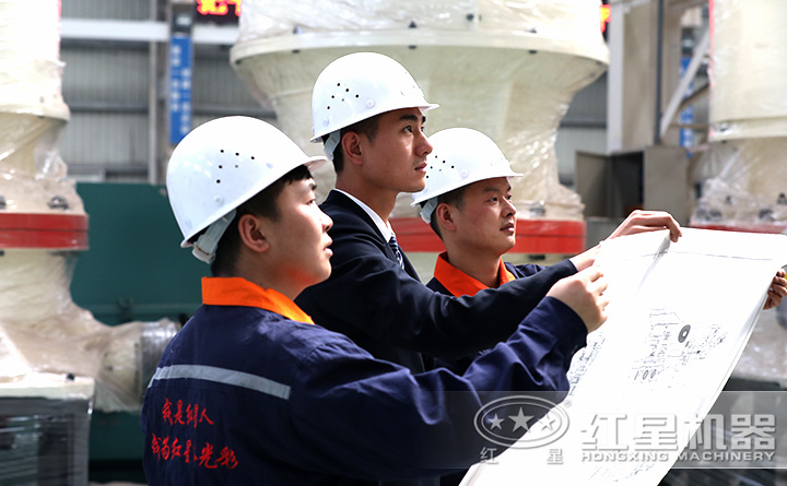 精湛技術(shù)人員現(xiàn)場指導(dǎo)設(shè)備的生產(chǎn)、制造