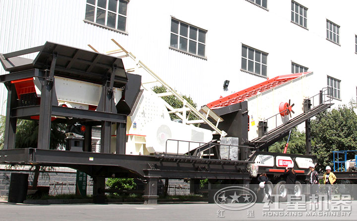 客戶對(duì)紅星四合一移動(dòng)破進(jìn)行了現(xiàn)場(chǎng)參觀、考察