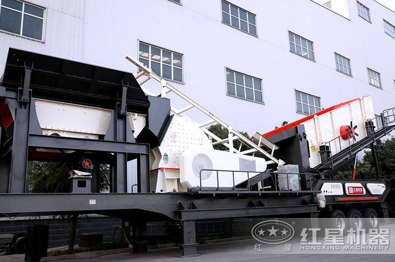 移動錘式碎石機(jī)