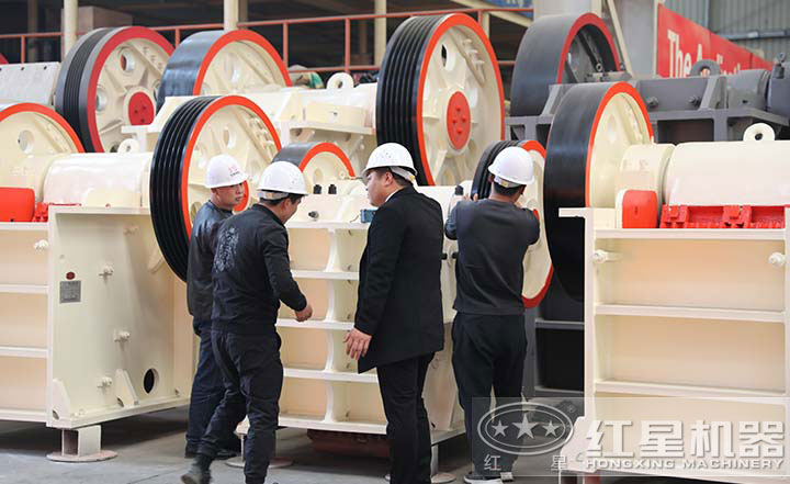 用戶來(lái)廠考察，多種設(shè)備型號(hào)讓用戶眼見為實(shí)