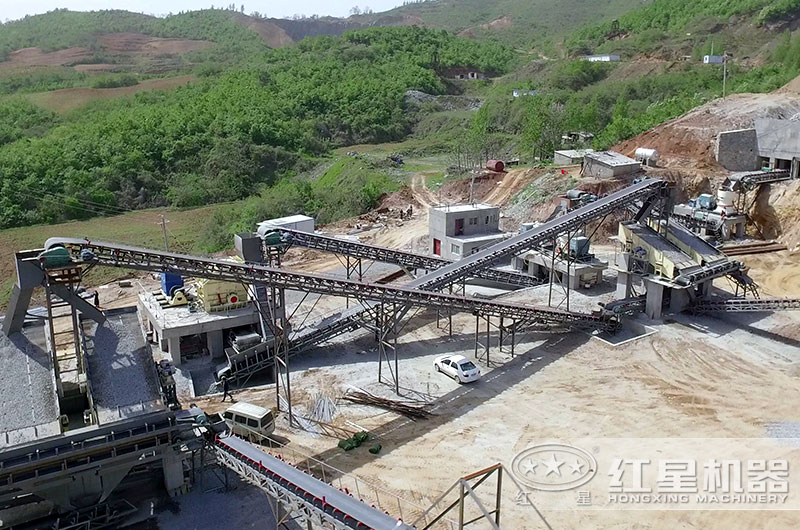 南陽生產(chǎn)現(xiàn)場，根據(jù)產(chǎn)量搭配生產(chǎn)線設(shè)備